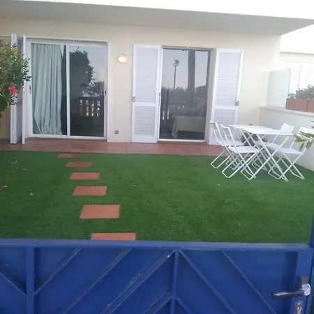 Sunny Escape Apartment *